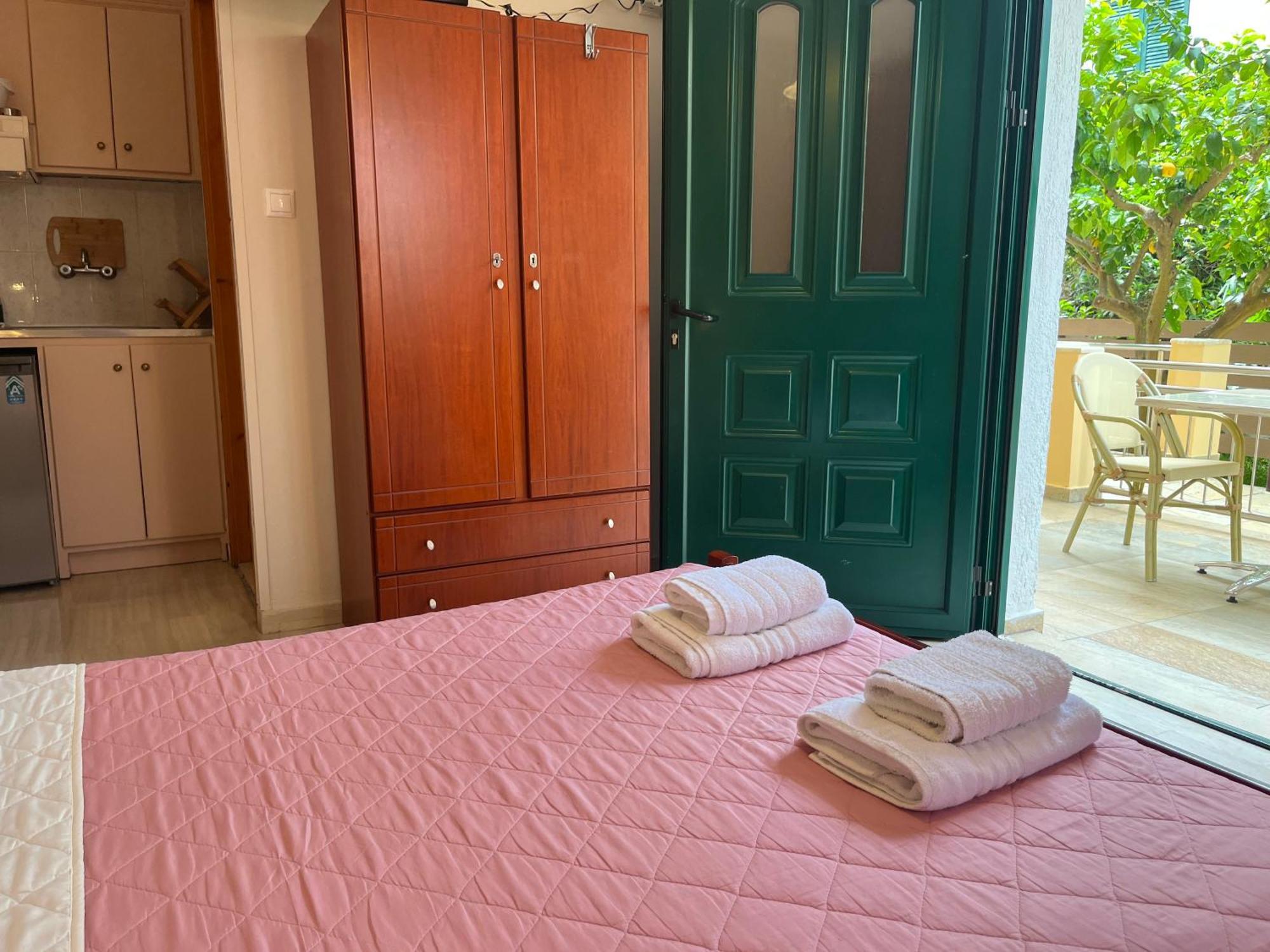George Studios Vasiliki Habitación foto